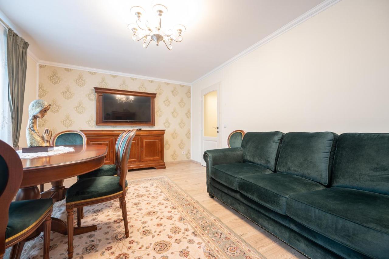 Apartamento Dragos Flat Oradea Exterior foto