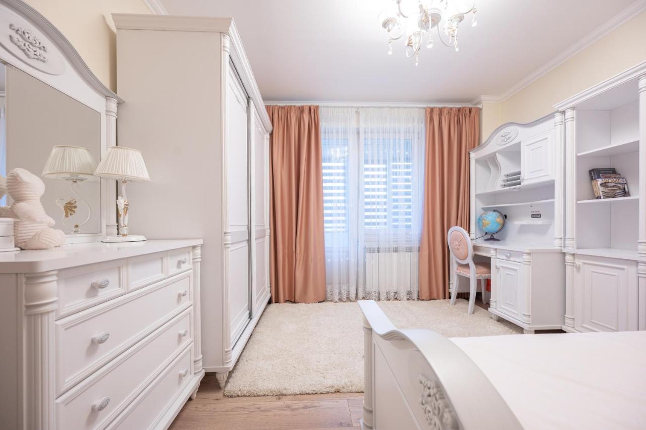 Apartamento Dragos Flat Oradea Exterior foto